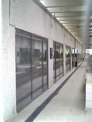 Pasillo de oficinas