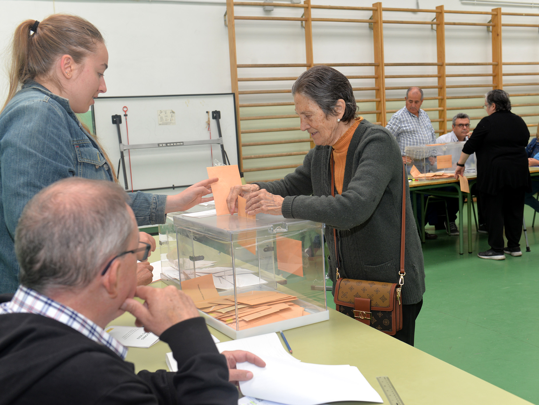 Votando