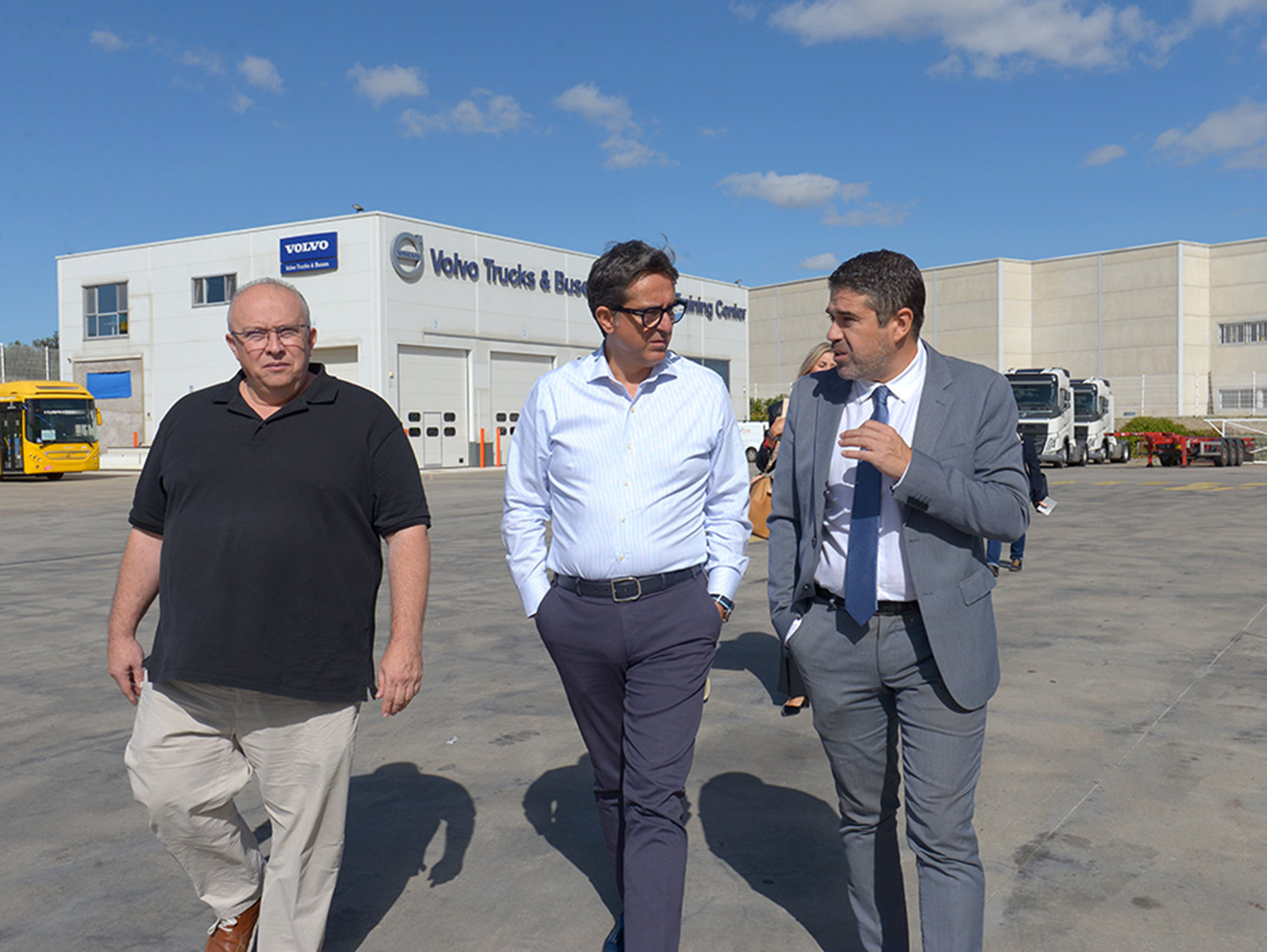 El alcalde en las afueras 