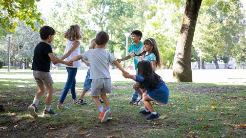 NIños jugando