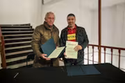 El alcalde junto a Miguel de los Santos