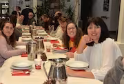 Un grupo a la mesa