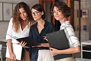 Tres mujeres