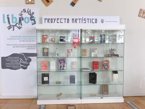 Estante con libros