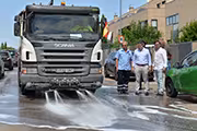 Camión de agua para limpiar